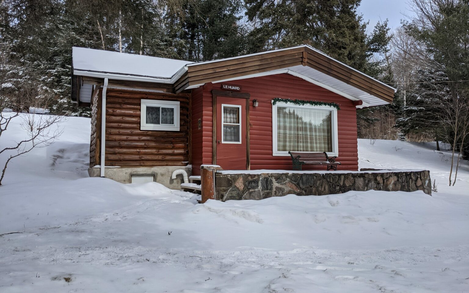 Le petit chalet au bord du lac